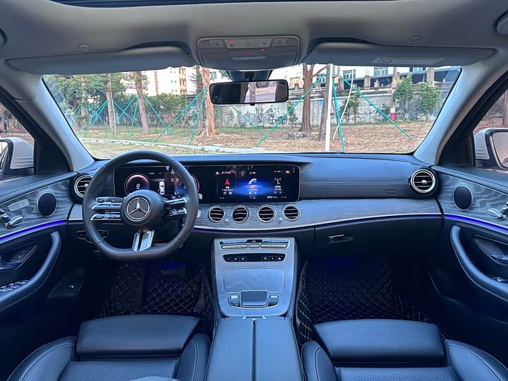 Фото 6 - Mercedes-Benz E-Class