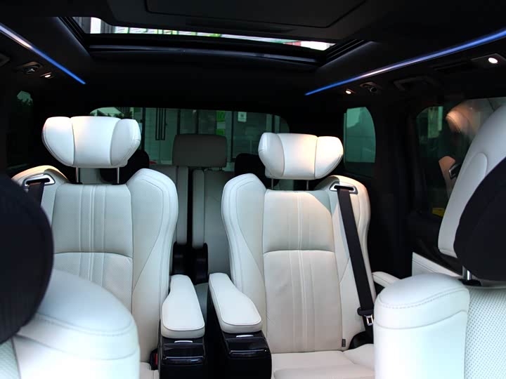 Фото 11 - Lexus LM