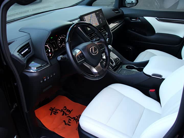 Фото 4 - Lexus LM