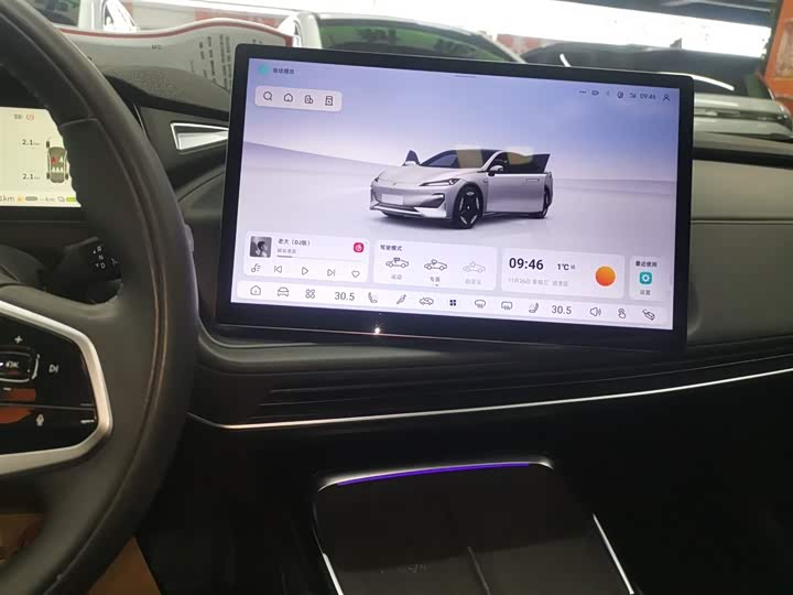 Фото 13 - Changan Deepal SL03