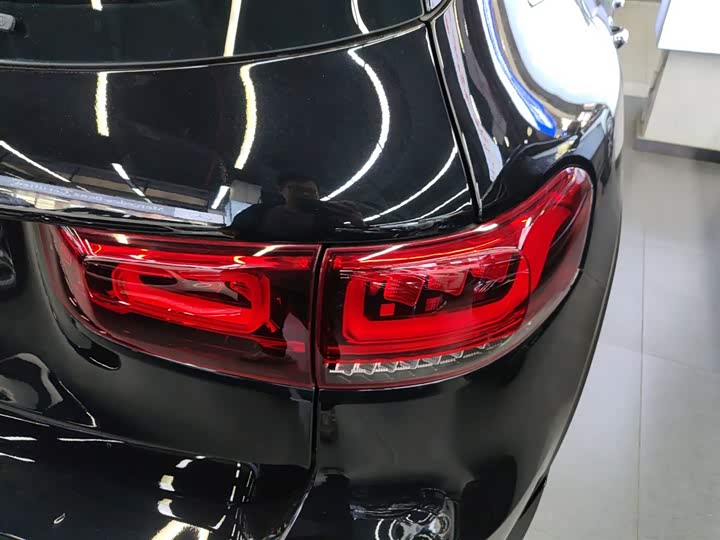 Фото 8 - Mercedes-Benz GLB-Class