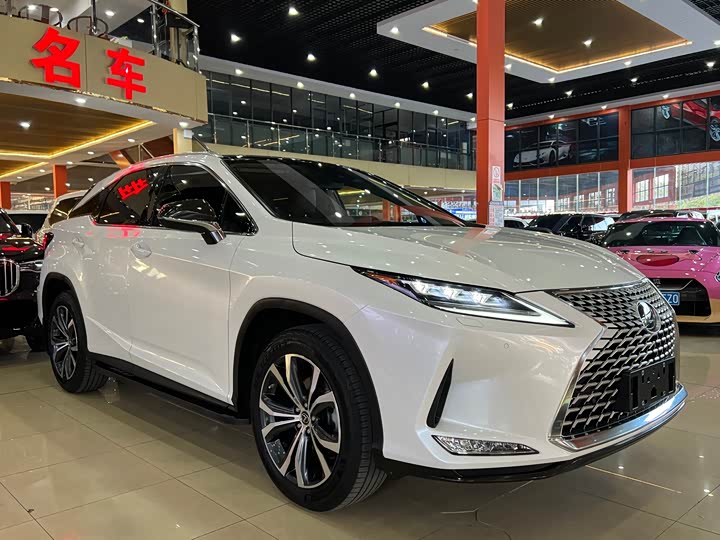 Фото 3 - Lexus RX