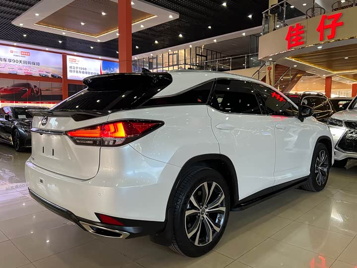 Фото 5 - Lexus RX