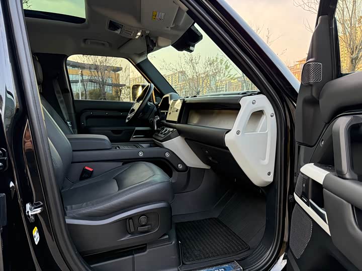 Фото 14 - Land Rover Defender