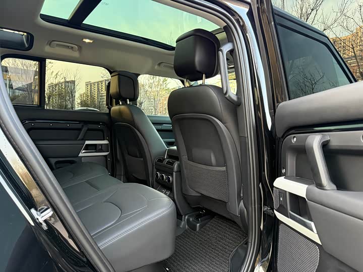 Фото 15 - Land Rover Defender