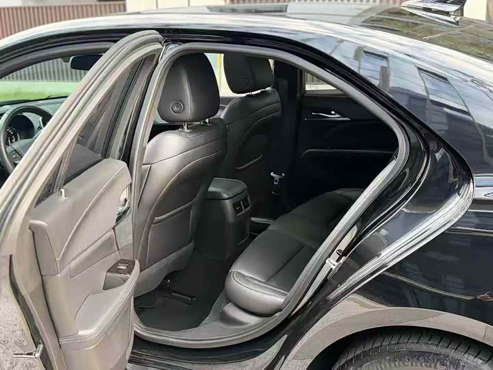 Фото 5 - Cadillac CT4