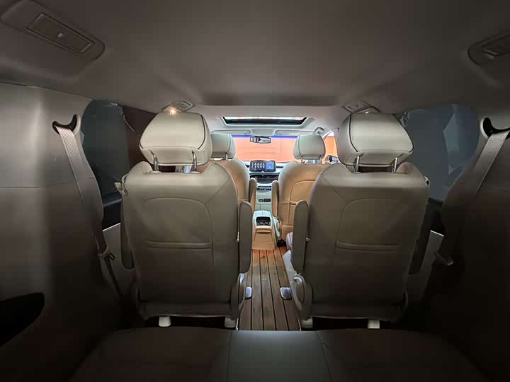 Фото 20 - Buick GL8 ES