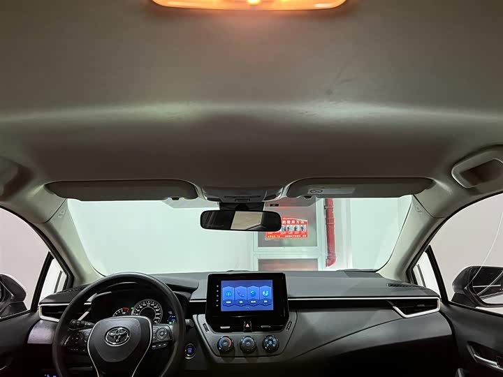 Фото 11 - Toyota Corolla