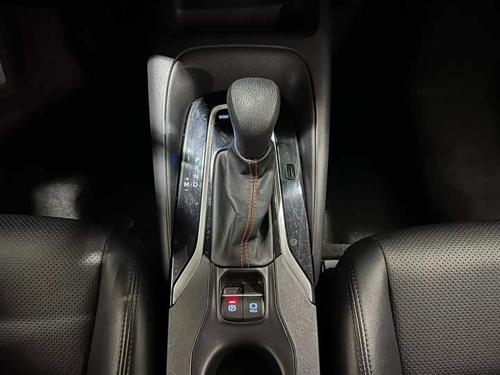 Фото 14 - Toyota Corolla