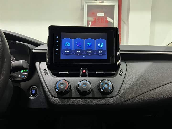 Фото 15 - Toyota Corolla