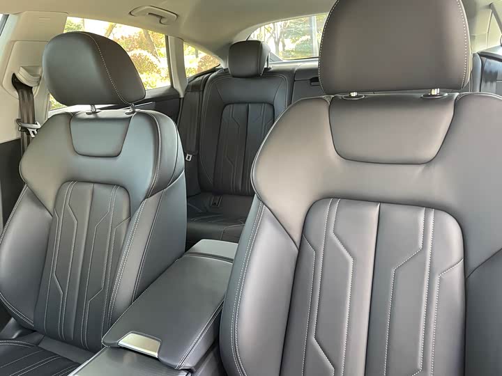 Фото 8 - Audi A7