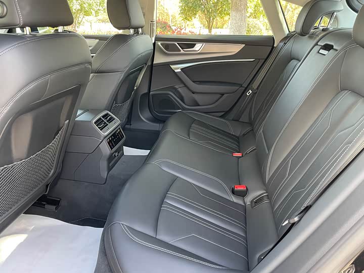 Фото 9 - Audi A7