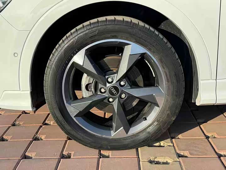 Фото 10 - Audi Q3