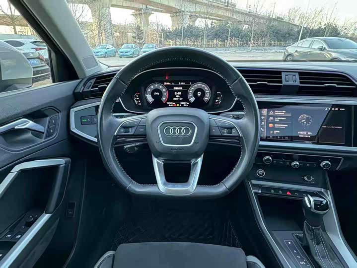 Фото 14 - Audi Q3