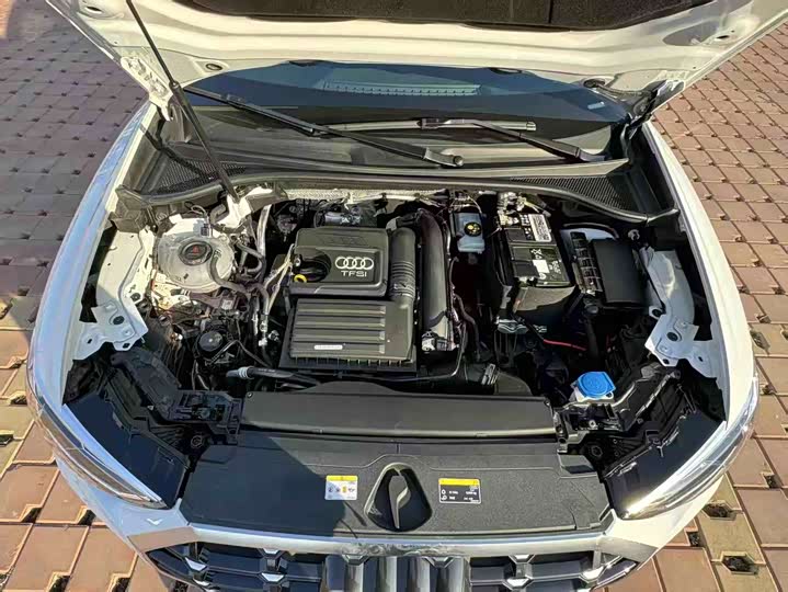 Фото 16 - Audi Q3