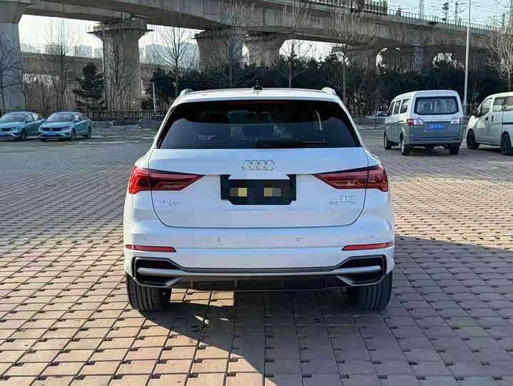 Фото 7 - Audi Q3