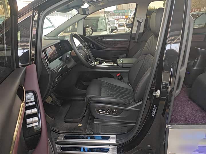 Фото 15 - GAC Trumpchi M8