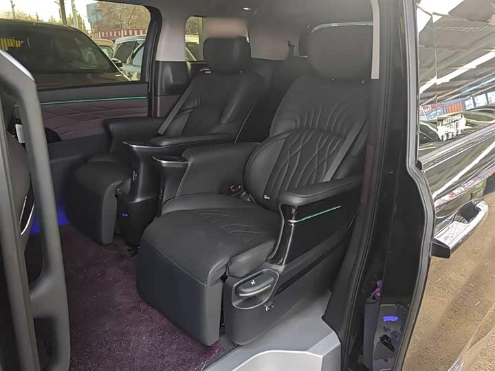 Фото 17 - GAC Trumpchi M8