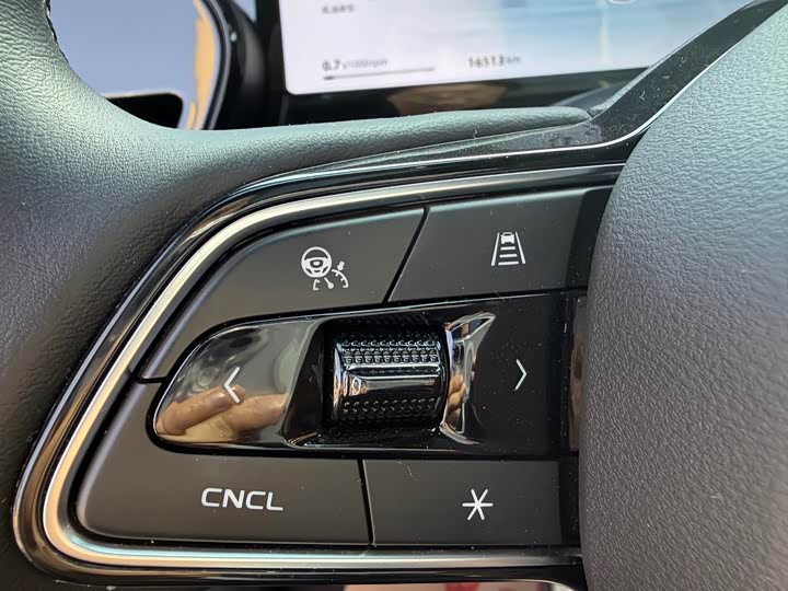 Фото 14 - Geely Monjaro