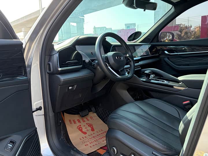 Фото 6 - Geely Monjaro