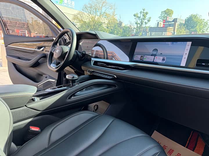 Фото 9 - Geely Monjaro