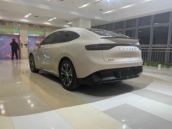 Фото 7 - Luxeed R7