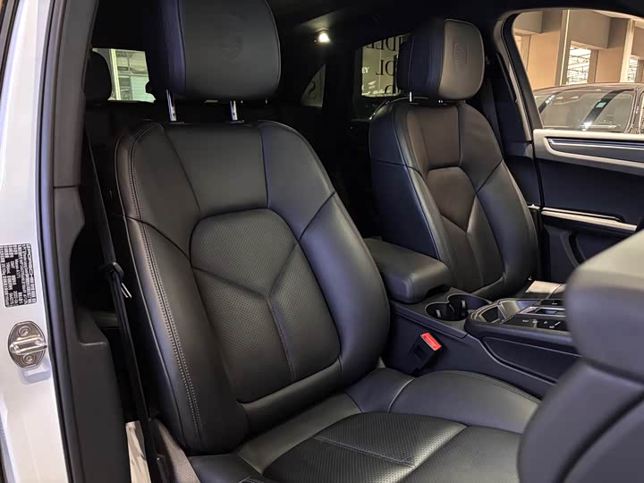 Фото 14 - Porsche Macan