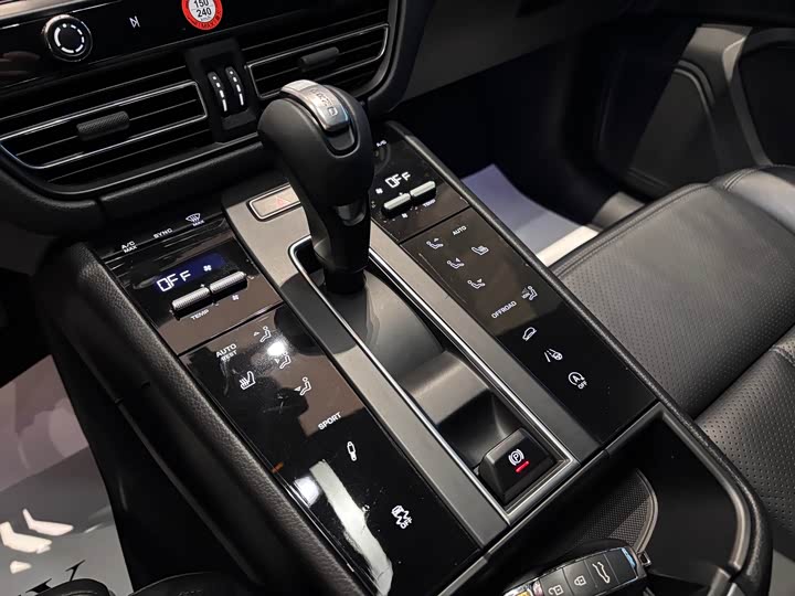 Фото 19 - Porsche Macan