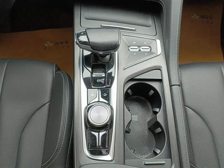 Фото 16 - Changan CS75 Plus