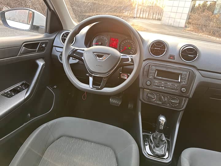 Фото 15 - Jetta VA3