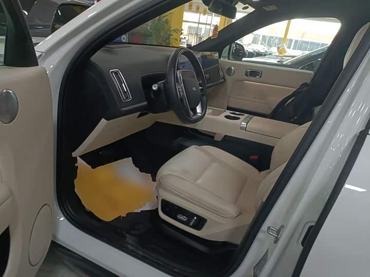 Фото 16 - LiXiang L7