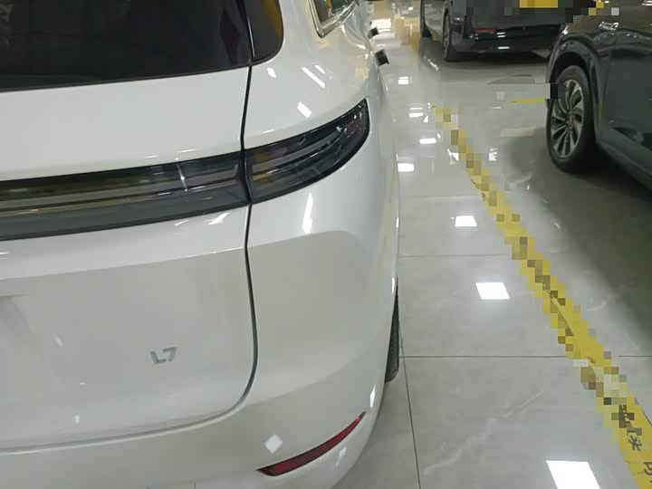 Фото 8 - LiXiang L7