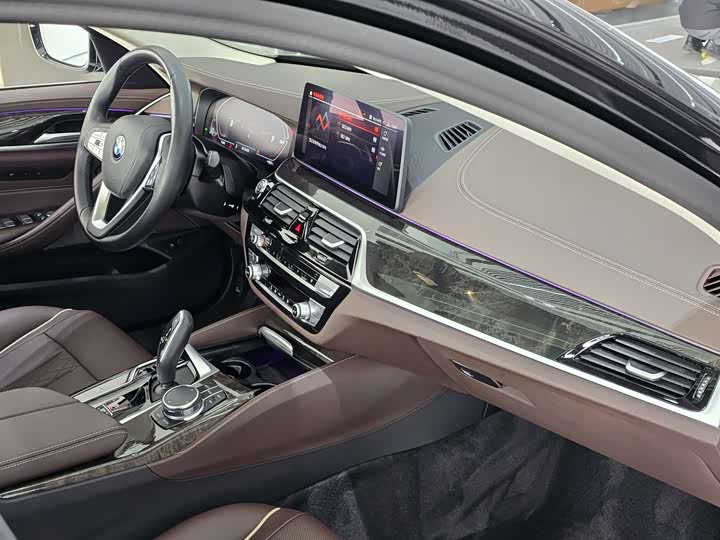 Фото 12 - BMW 5 Series