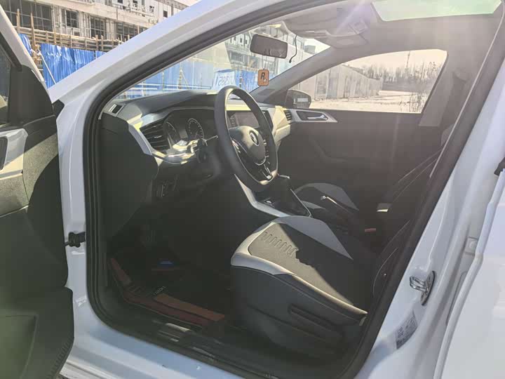 Фото 12 - Volkswagen Polo