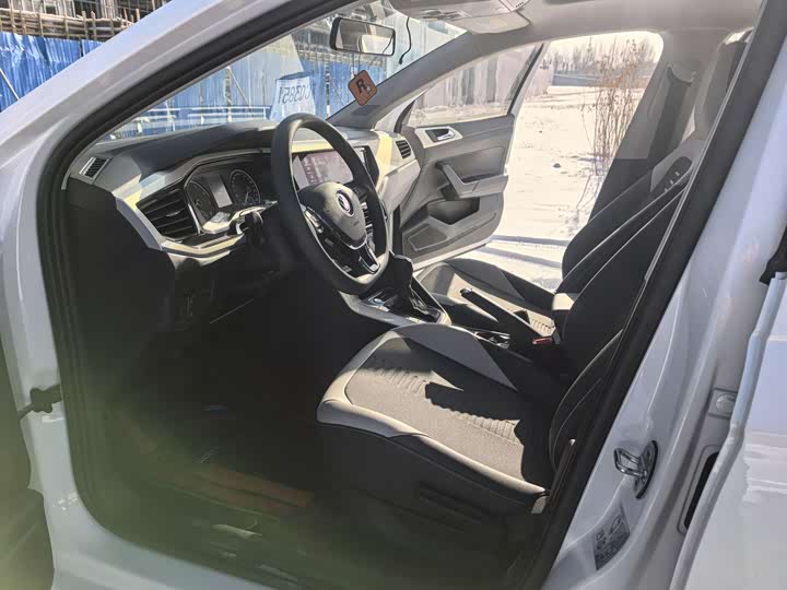 Фото 13 - Volkswagen Polo