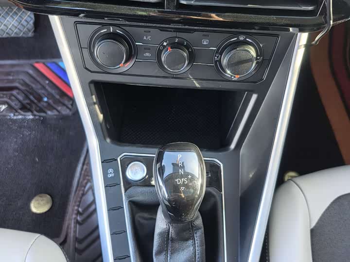 Фото 16 - Volkswagen Polo