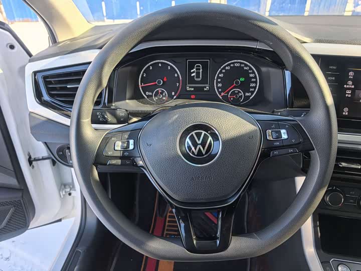 Фото 19 - Volkswagen Polo