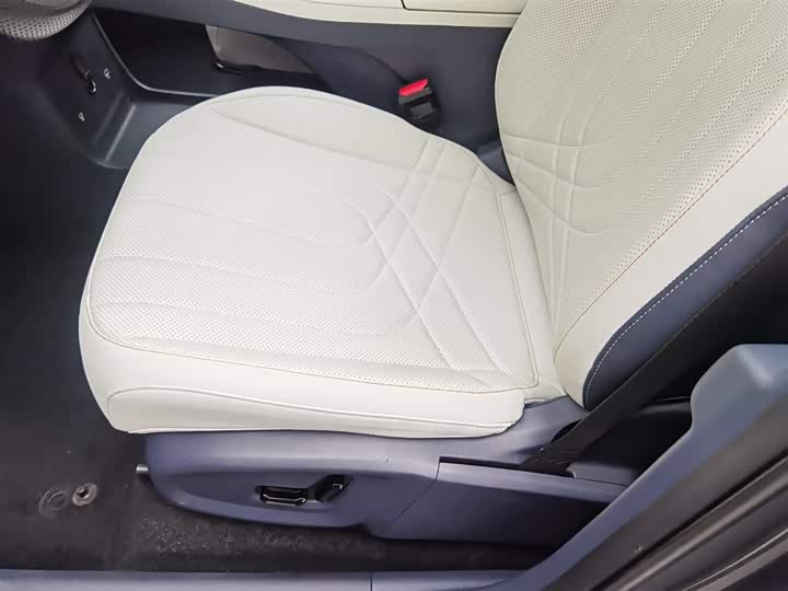 Фото 20 - Geely Galaxy Starship 7