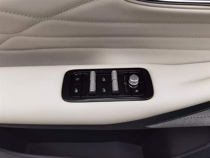 Фото 9 - Geely Galaxy Starship 7