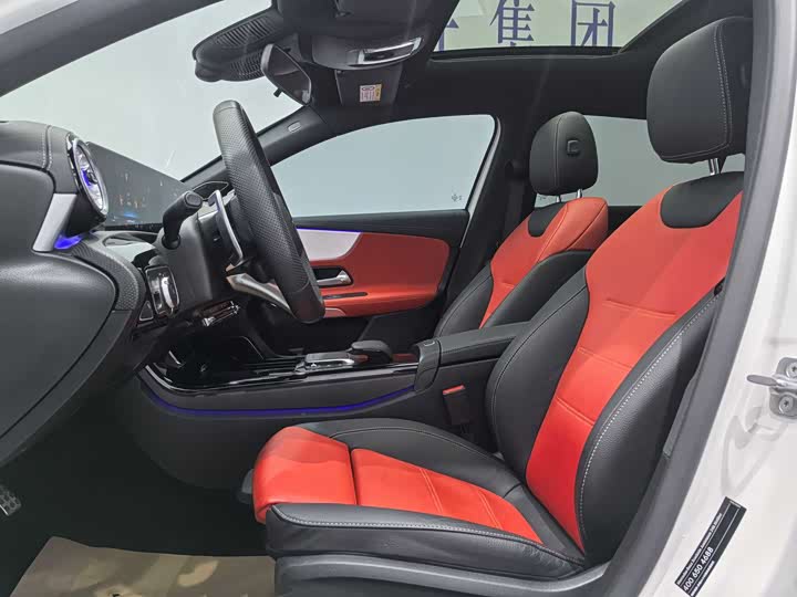 Фото 12 - Mercedes-Benz A-Class AMG