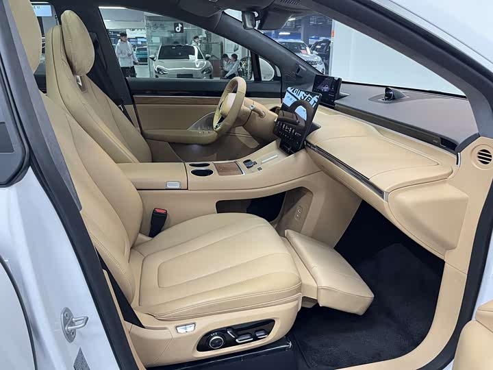 Фото 10 - Luxeed R7