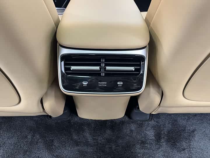 Фото 9 - Luxeed R7