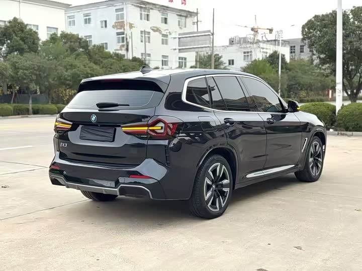 Фото 4 - BMW iX3