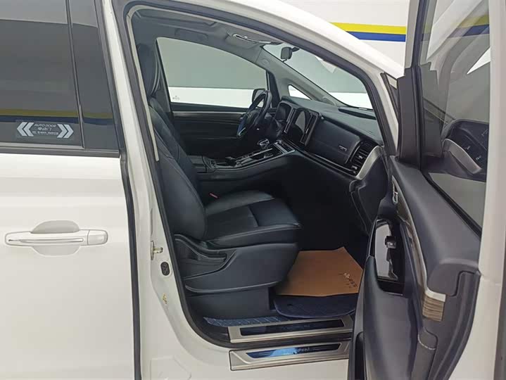 Фото 8 - GAC Trumpchi M8