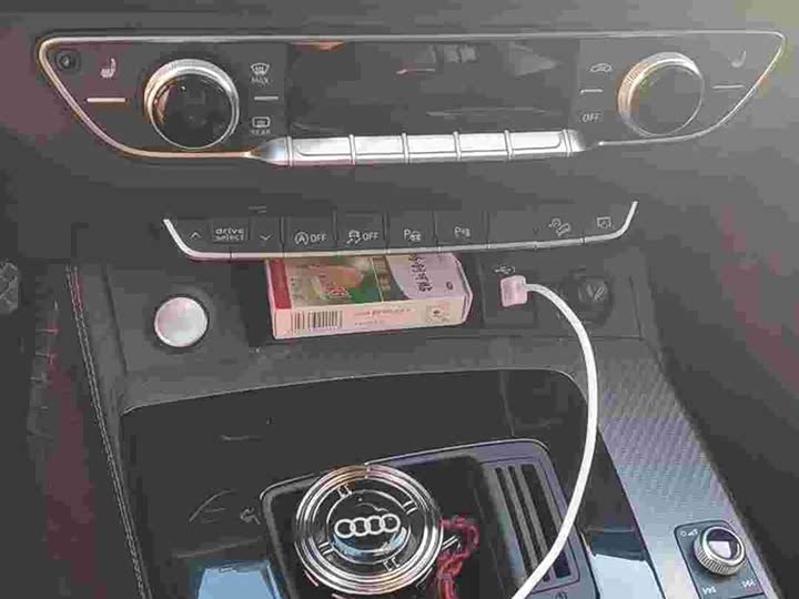 Фото 4 - Audi Q5L