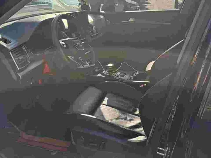 Фото 6 - Audi Q5L