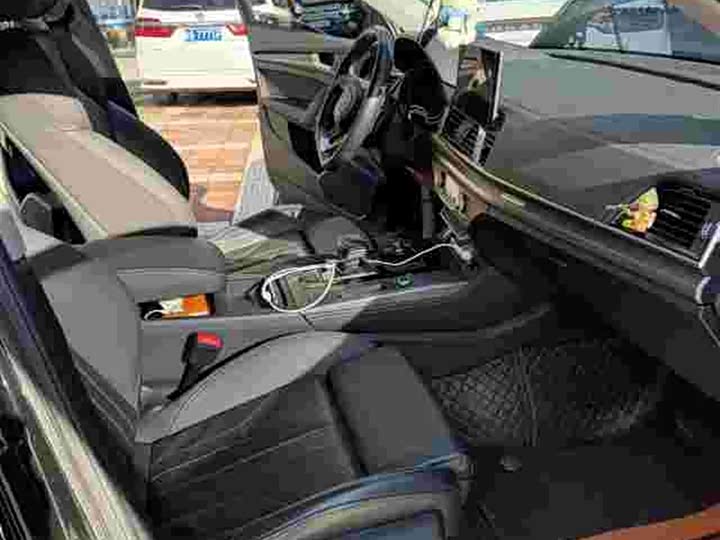 Фото 7 - Audi Q5L