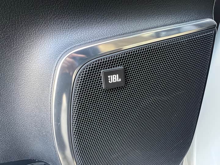 Фото 4 - Toyota Vellfire