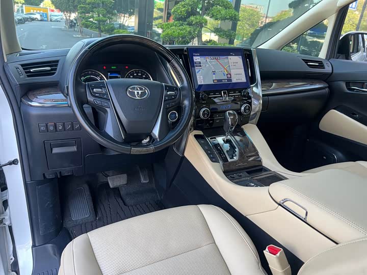 Фото 7 - Toyota Vellfire