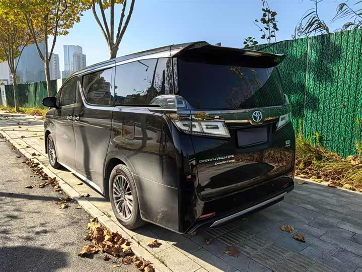 Фото 4 - Toyota Vellfire